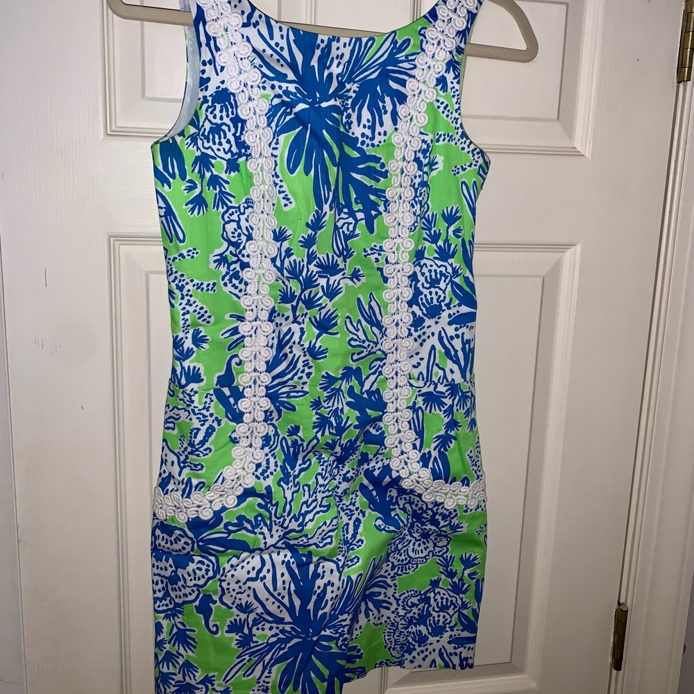 Lilly Pulitzer Blue and Green Patterned Mini Dress with Pockets and Lace Size 2
